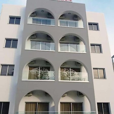 Polyxeni Hotel Apartments Limassol Ngoại thất bức ảnh