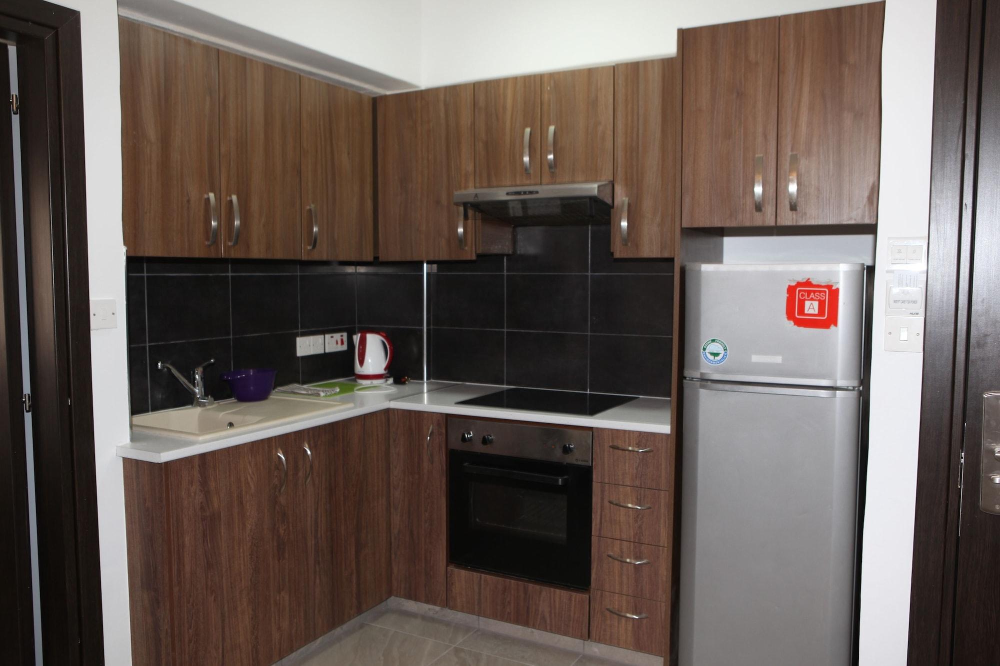 Polyxeni Hotel Apartments Limassol Ngoại thất bức ảnh