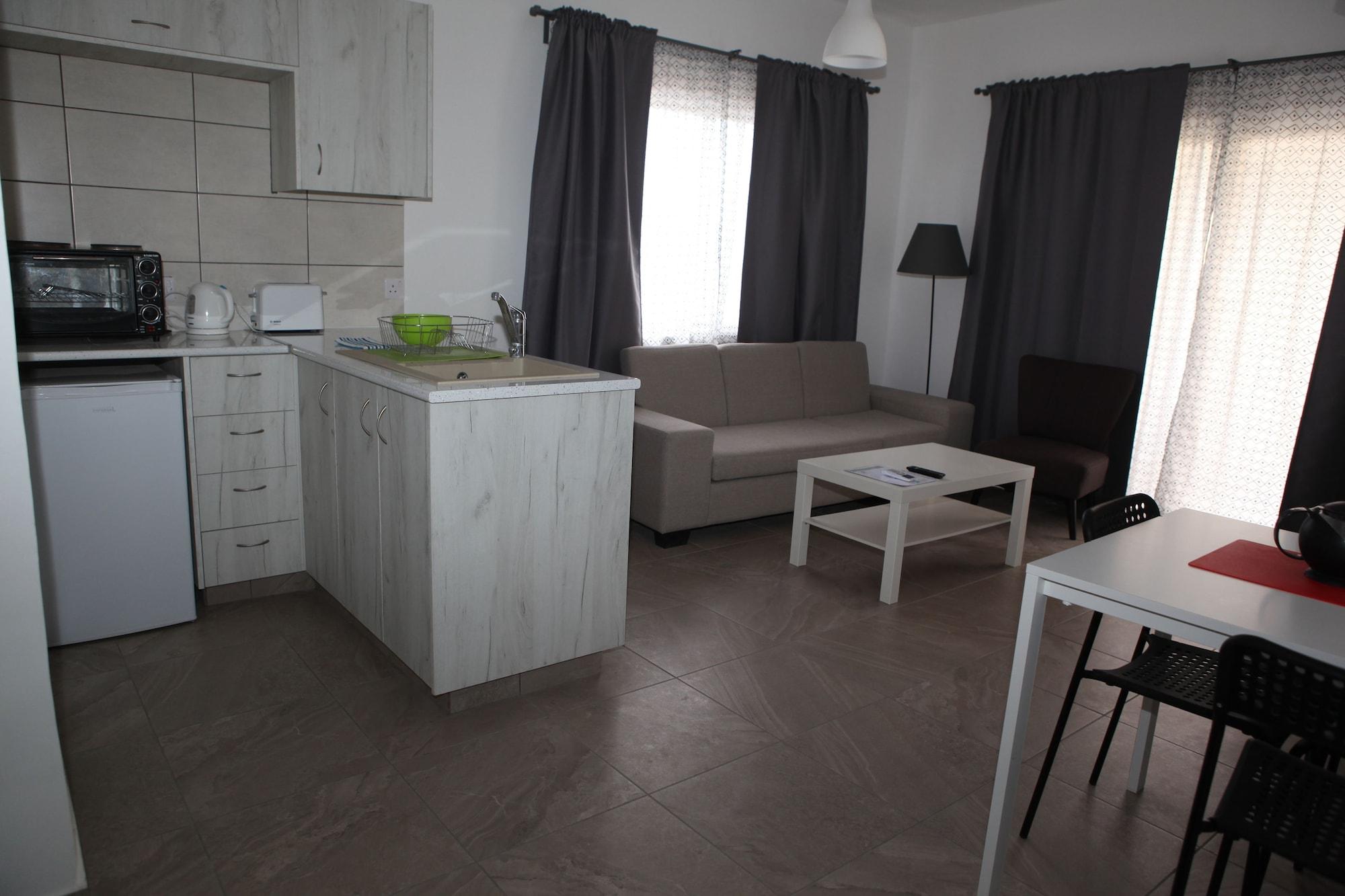 Polyxeni Hotel Apartments Limassol Ngoại thất bức ảnh
