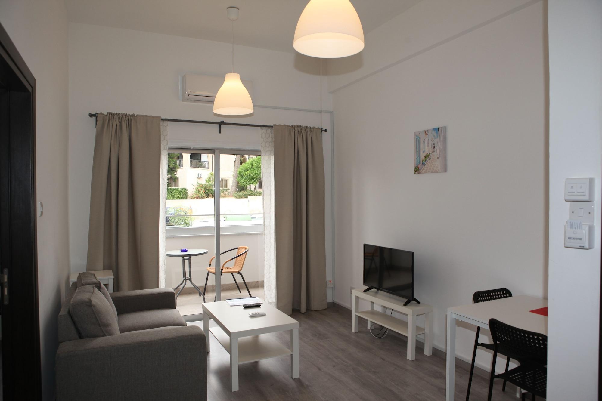 Polyxeni Hotel Apartments Limassol Ngoại thất bức ảnh