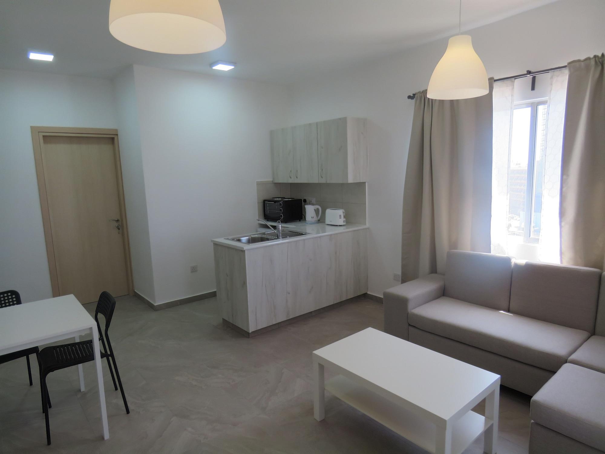 Polyxeni Hotel Apartments Limassol Ngoại thất bức ảnh