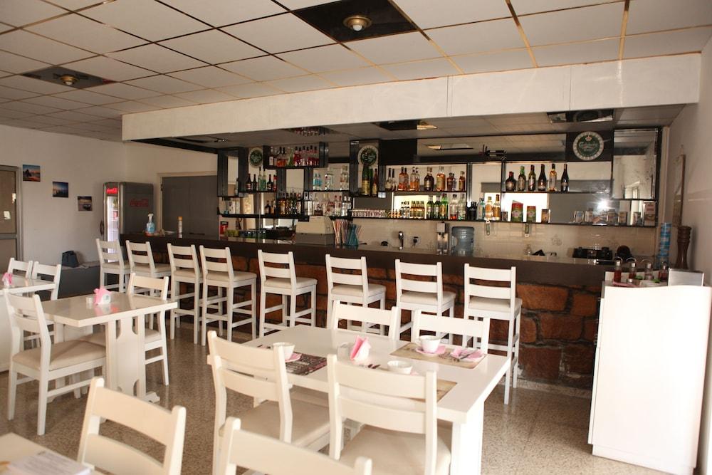 Polyxeni Hotel Apartments Limassol Ngoại thất bức ảnh