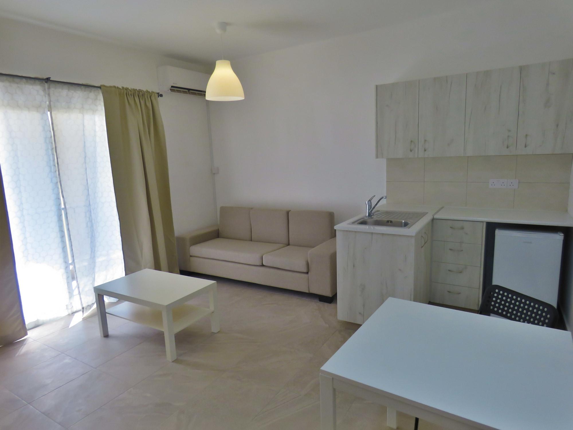 Polyxeni Hotel Apartments Limassol Ngoại thất bức ảnh