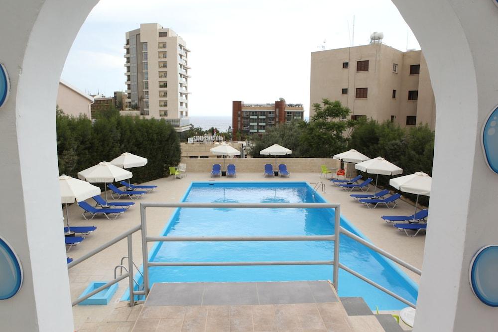 Polyxeni Hotel Apartments Limassol Ngoại thất bức ảnh