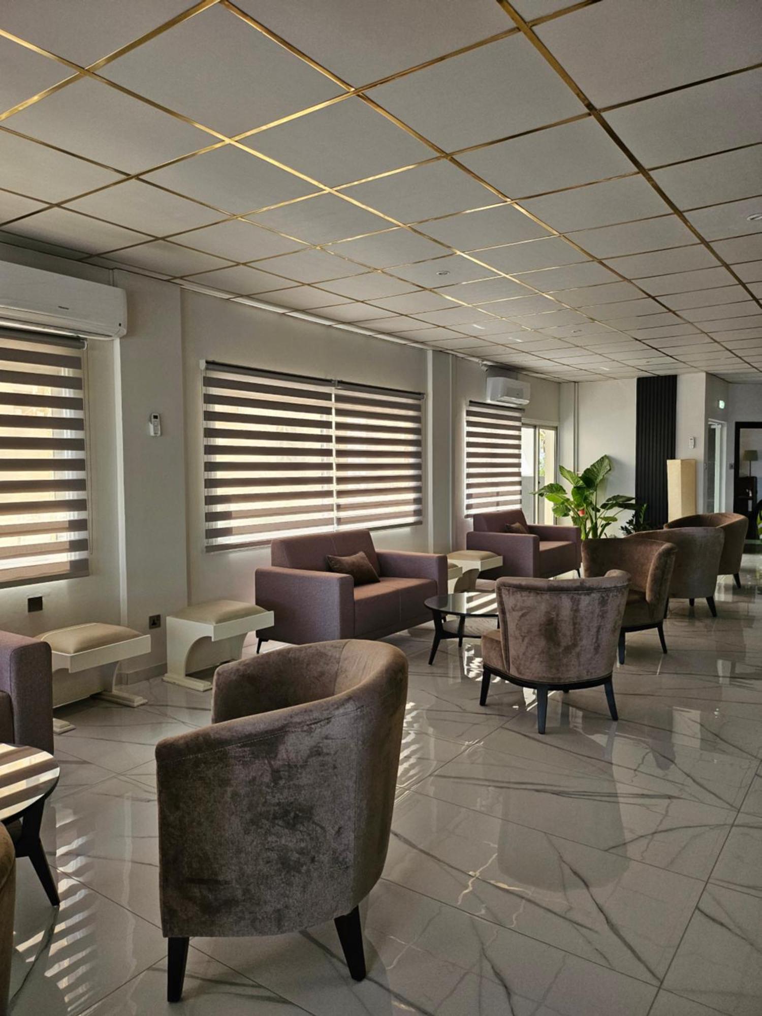 Polyxeni Hotel Apartments Limassol Ngoại thất bức ảnh