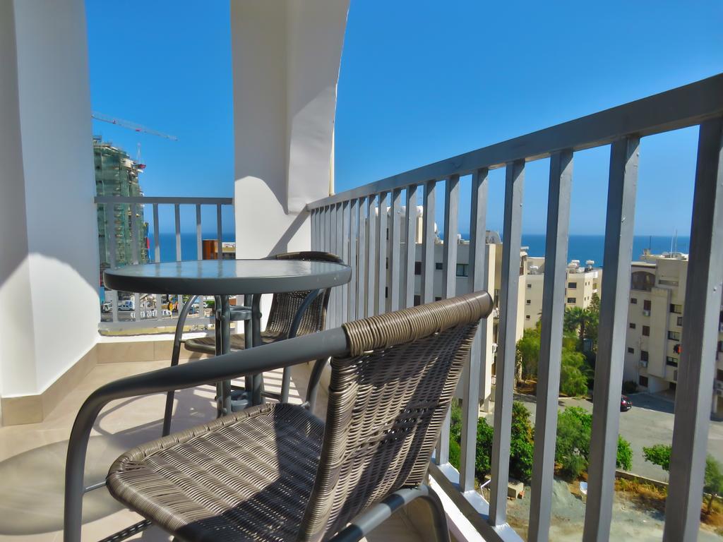 Polyxeni Hotel Apartments Limassol Ngoại thất bức ảnh