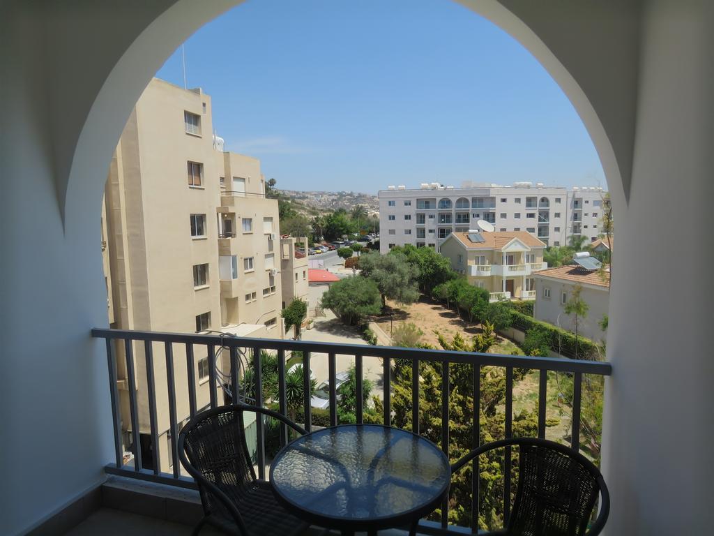 Polyxeni Hotel Apartments Limassol Ngoại thất bức ảnh