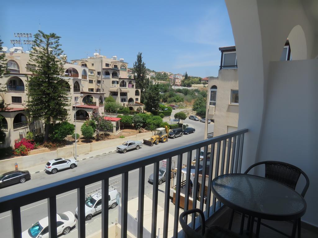 Polyxeni Hotel Apartments Limassol Ngoại thất bức ảnh