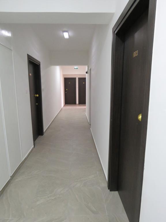 Polyxeni Hotel Apartments Limassol Ngoại thất bức ảnh