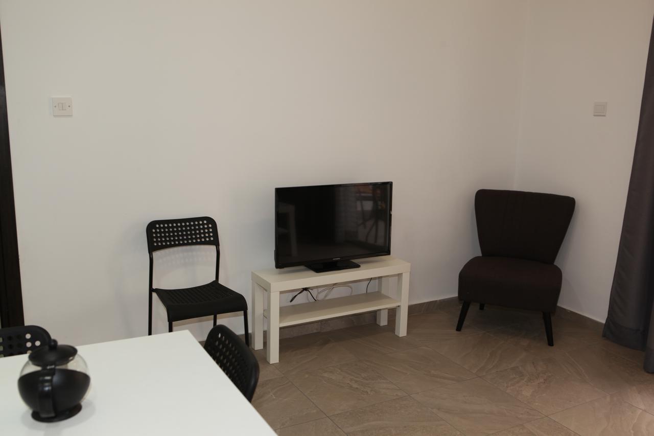 Polyxeni Hotel Apartments Limassol Ngoại thất bức ảnh