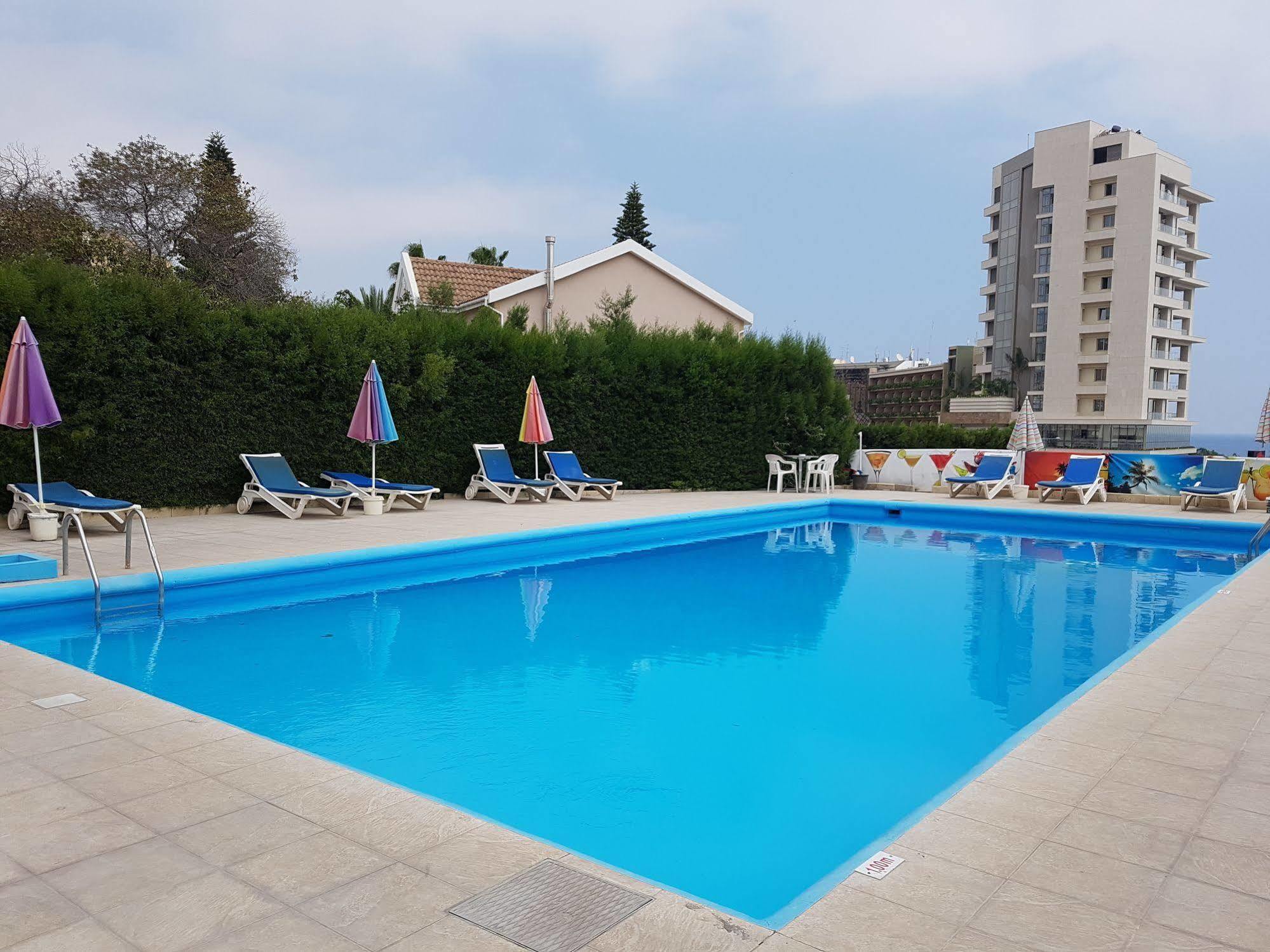 Polyxeni Hotel Apartments Limassol Ngoại thất bức ảnh