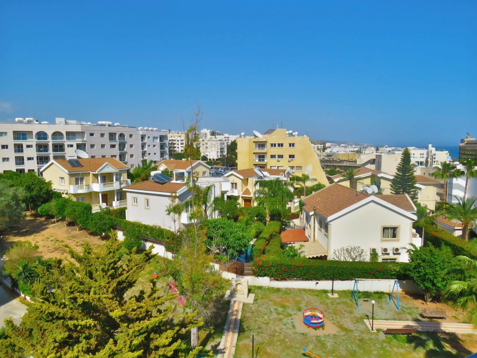 Polyxeni Hotel Apartments Limassol Ngoại thất bức ảnh