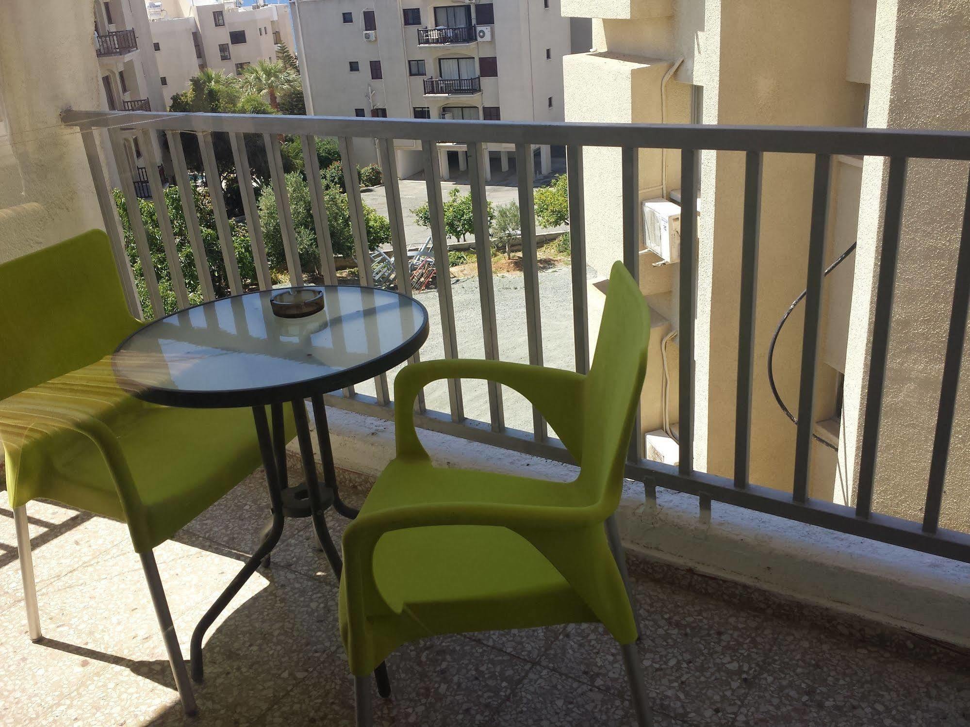 Polyxeni Hotel Apartments Limassol Ngoại thất bức ảnh