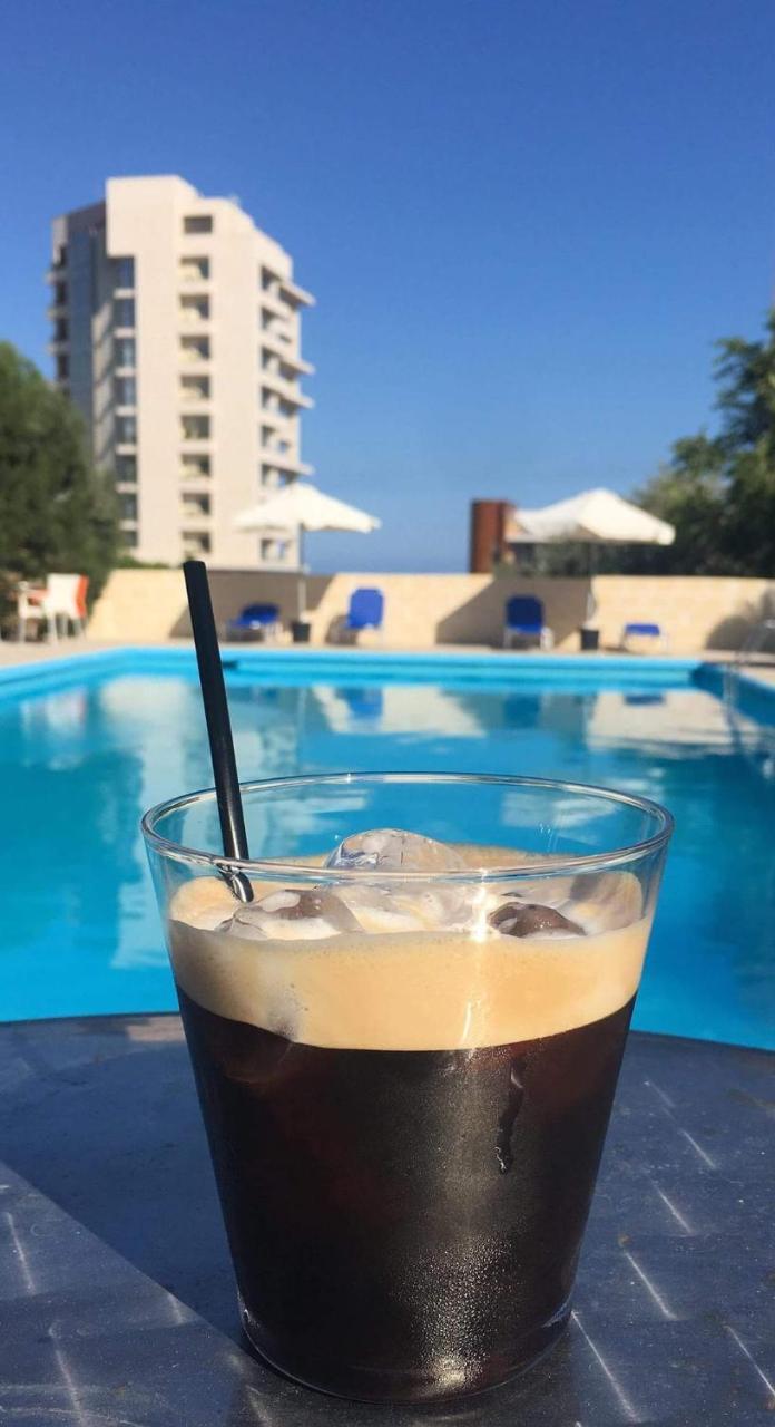 Polyxeni Hotel Apartments Limassol Ngoại thất bức ảnh